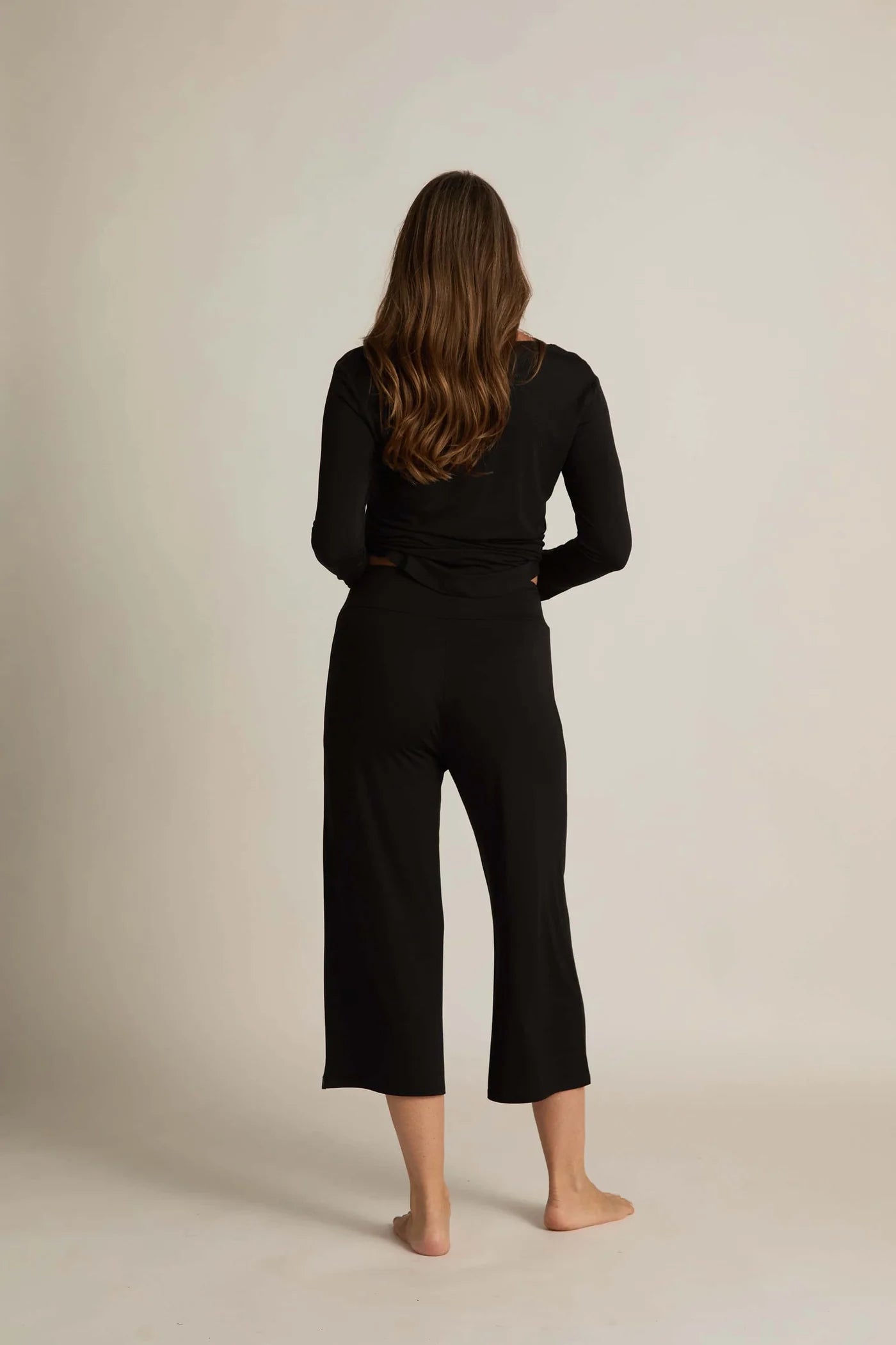 Wide-Leg Capri Black