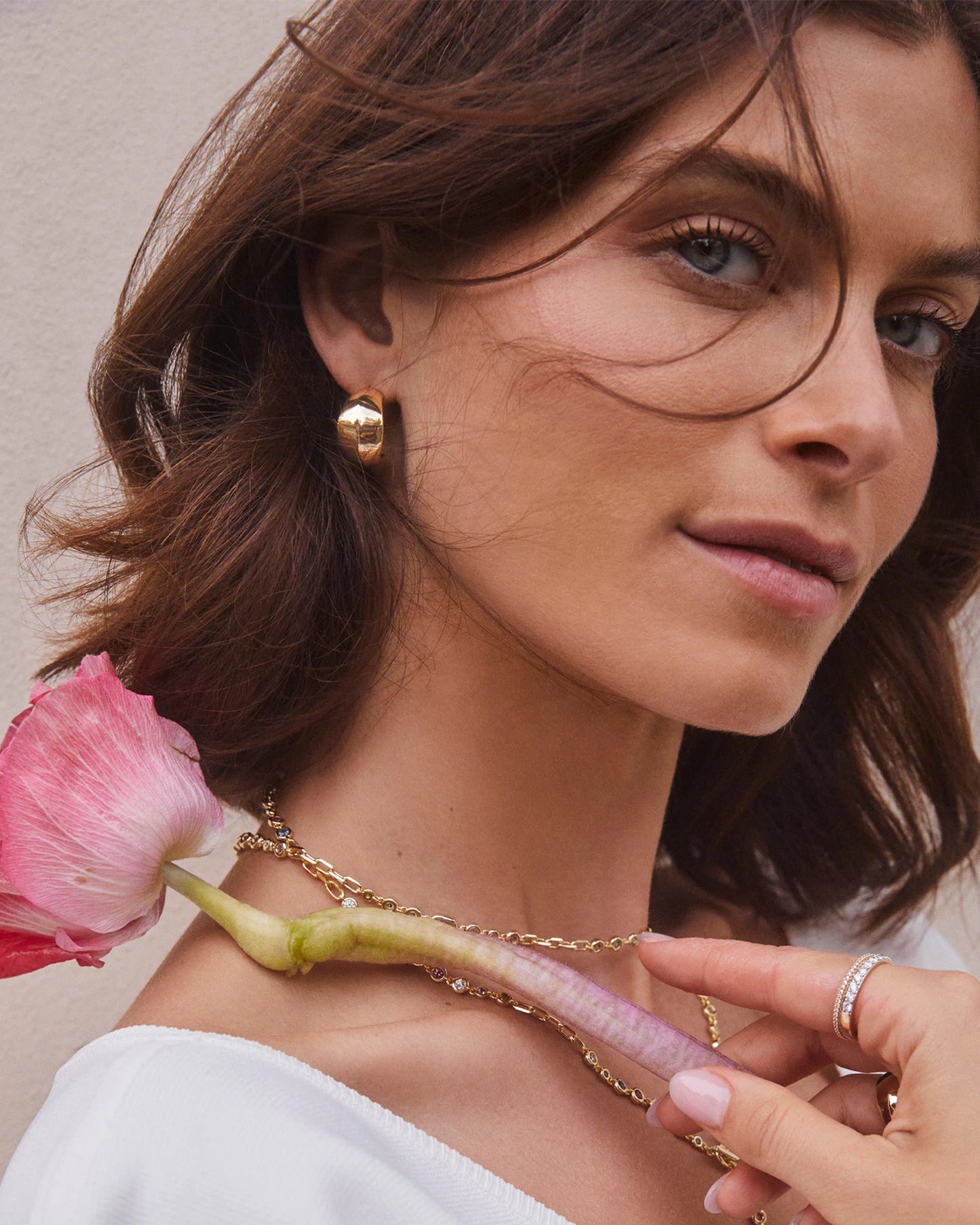 Krista Metal Hoop Earrings Gold