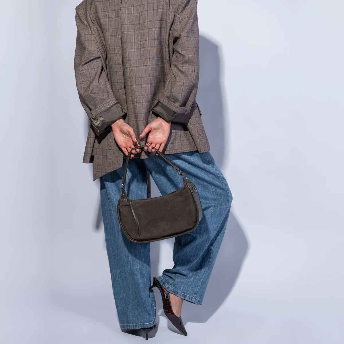 Mia Crescent Hobo Hearthstone Medium