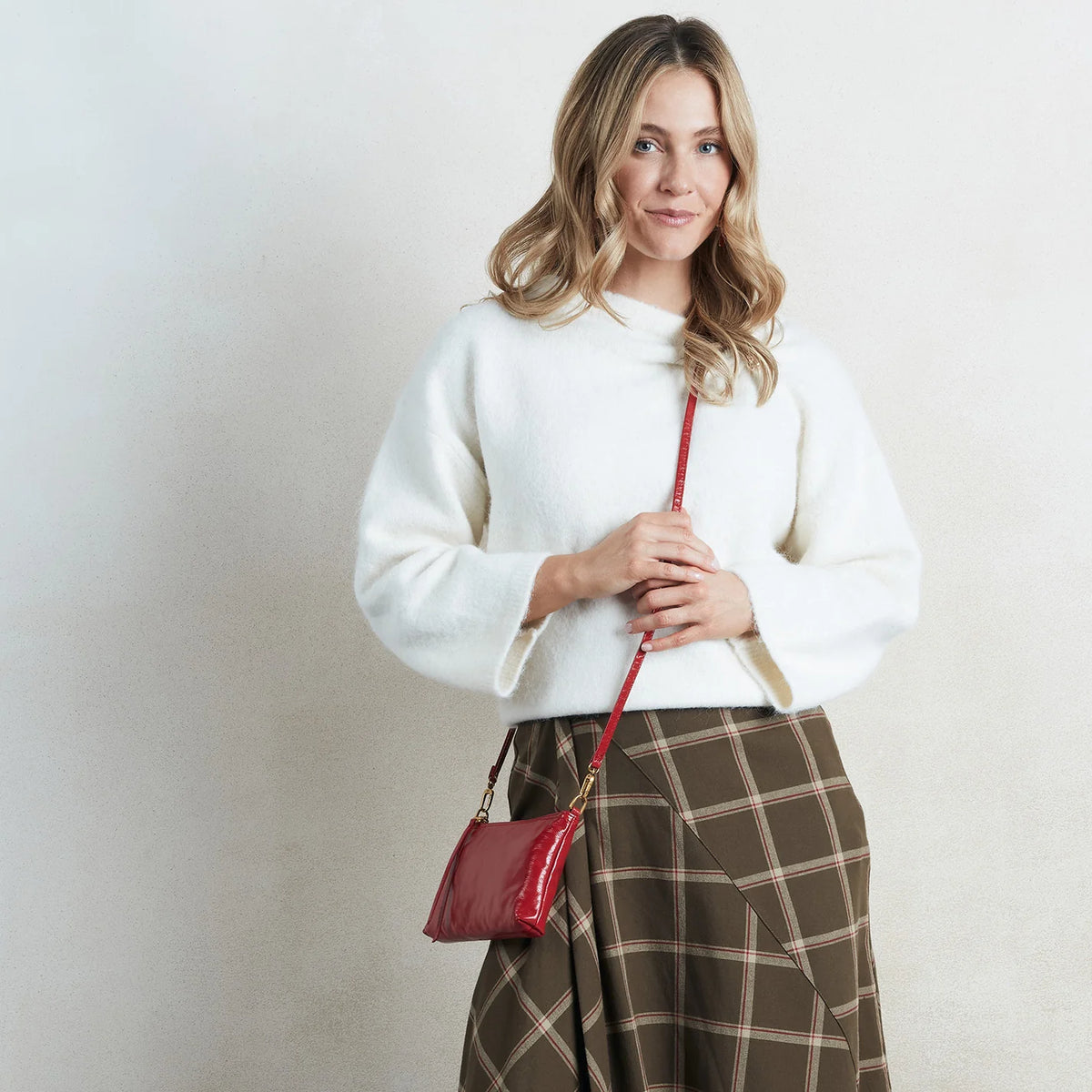 Darcy Crossbody True Red