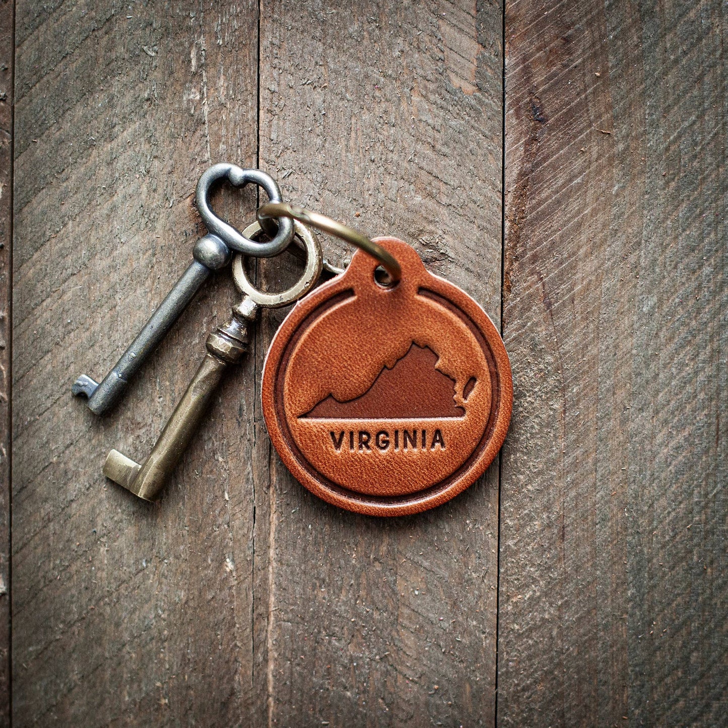 Virginia Leather Keychain Circle Style
