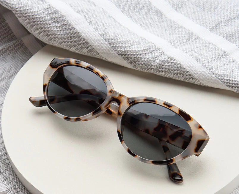 Peepers Readers/Sunglasses Villa Chai Tortoise