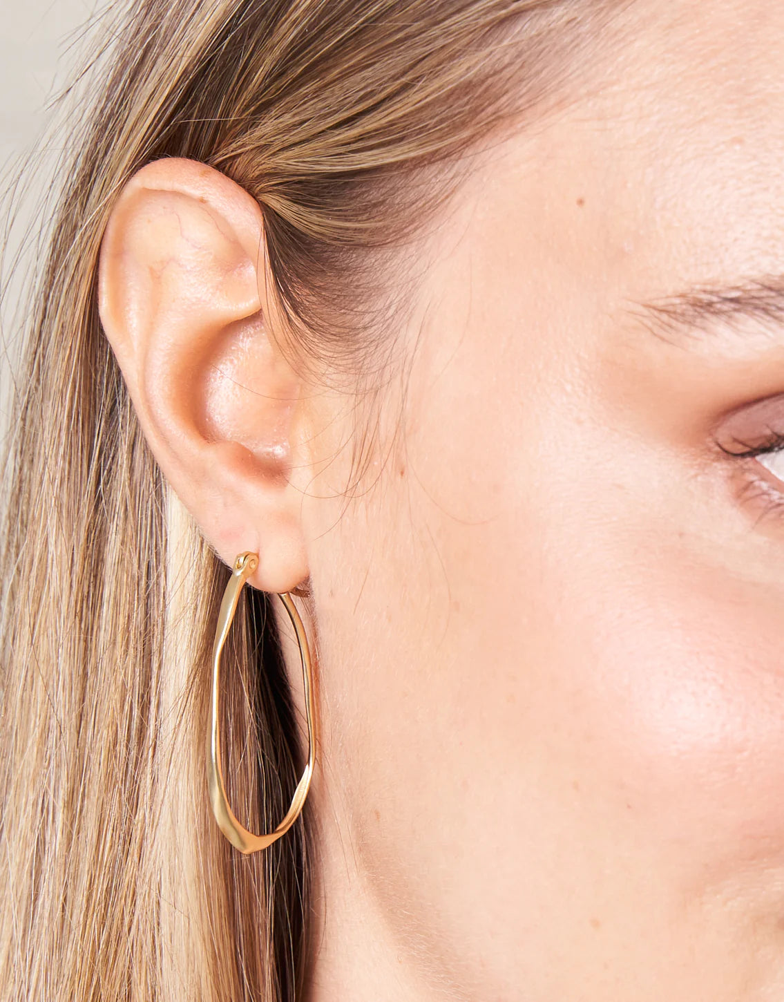 Isle of Hope Hoop Earrings Gold