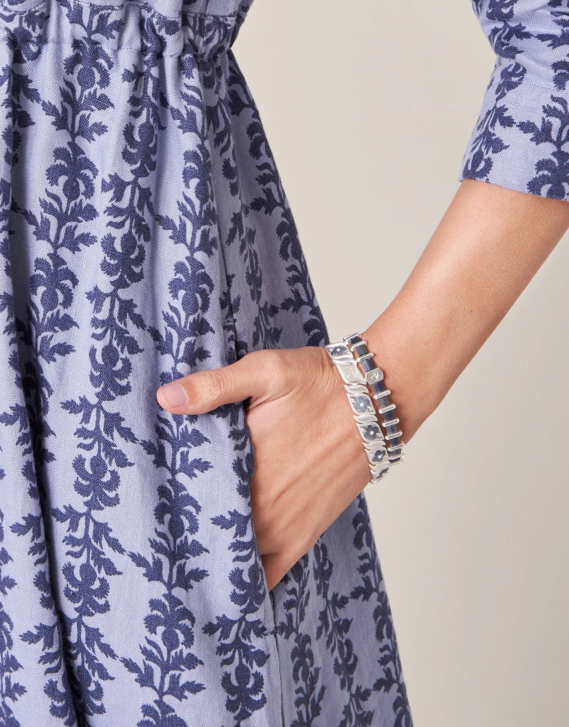 Tila Stretch Bracelet Grey/Blue Silver
