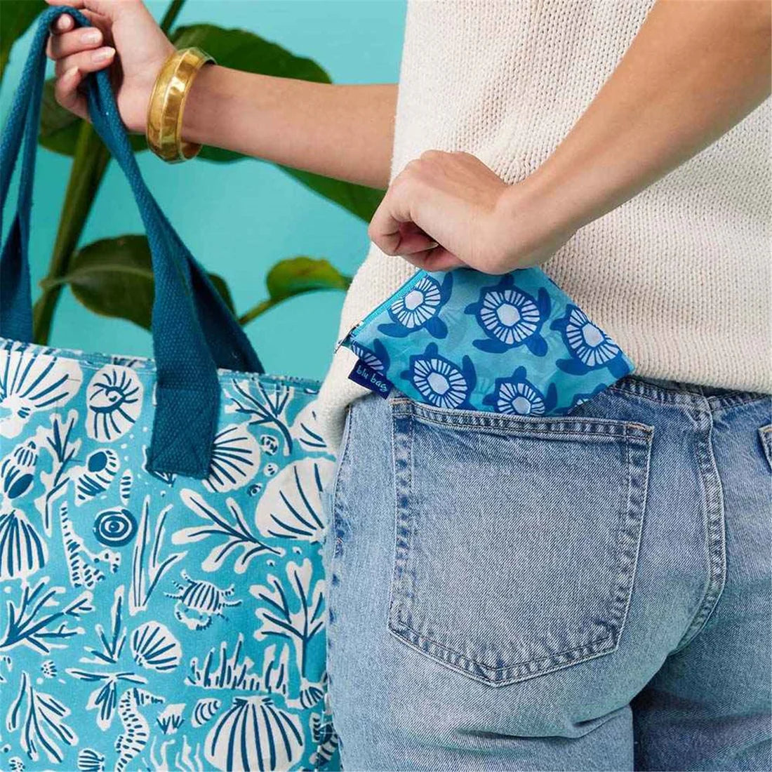 Turtles Blu Bag in a Pouch