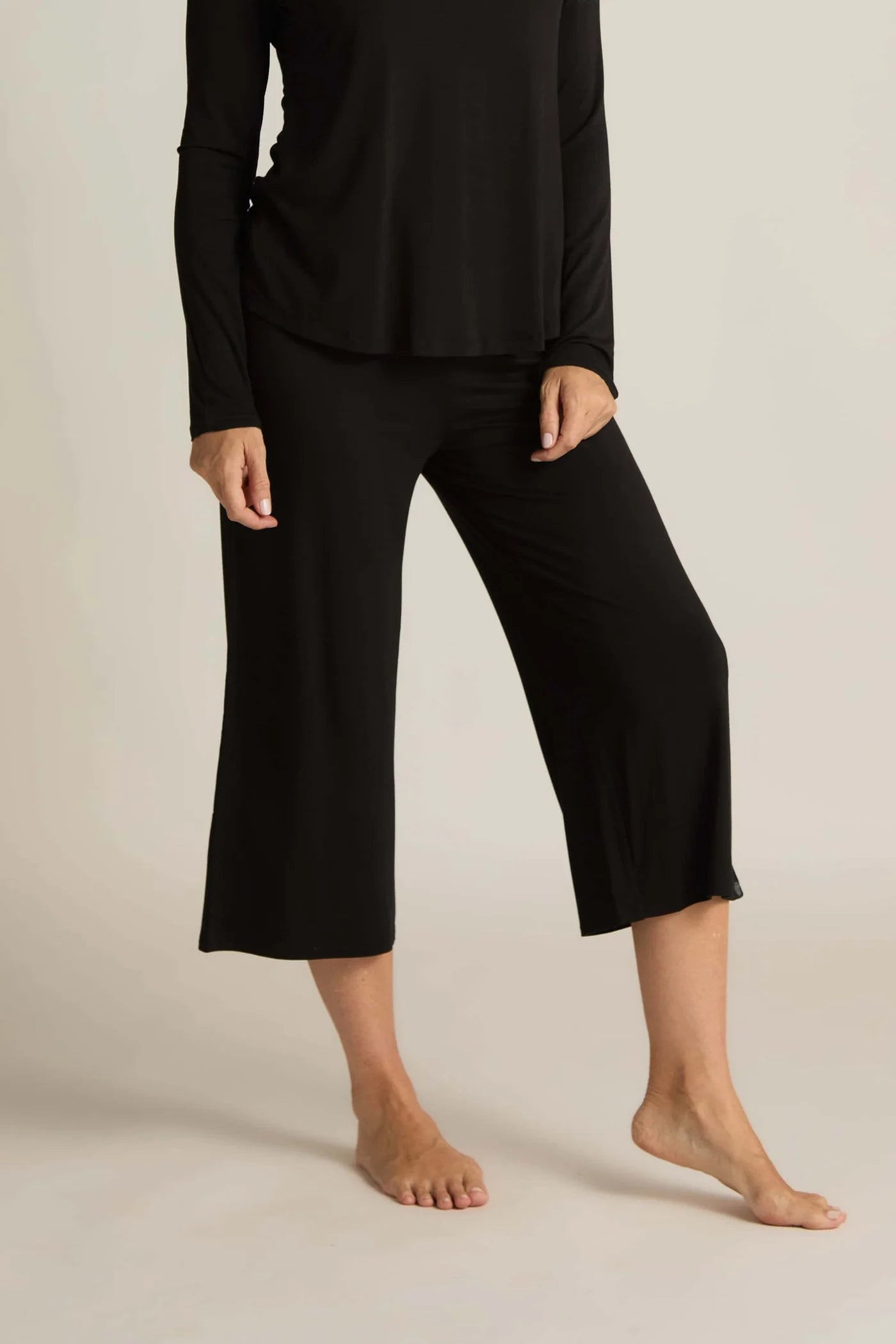Wide-Leg Capri Black