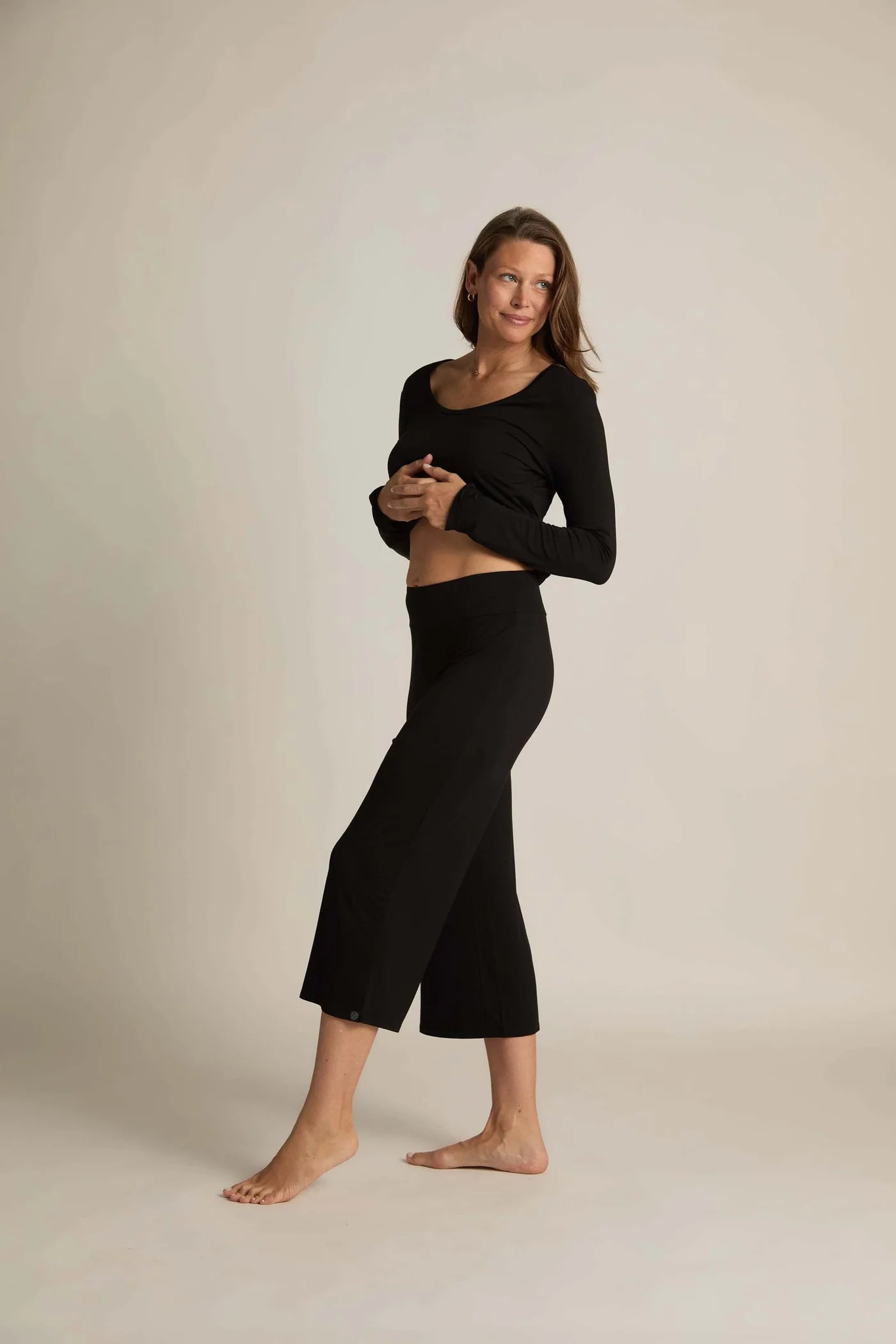 Wide-Leg Capri Black