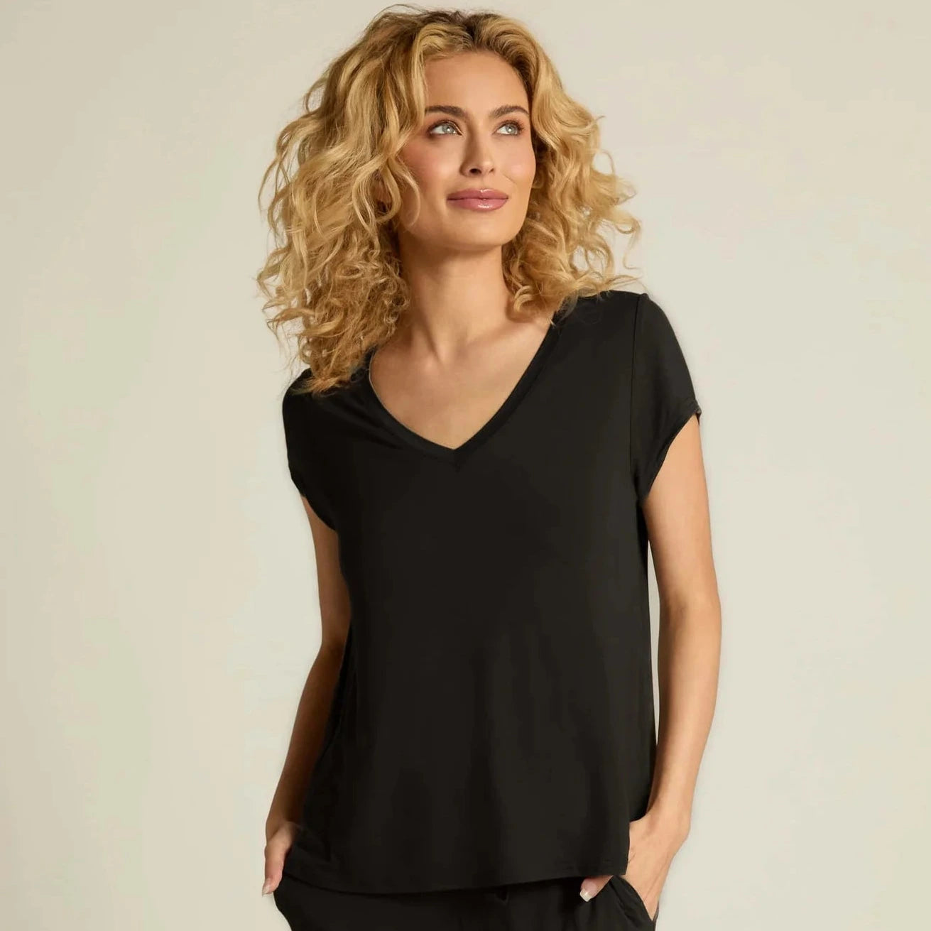 V-Neck Tee Black