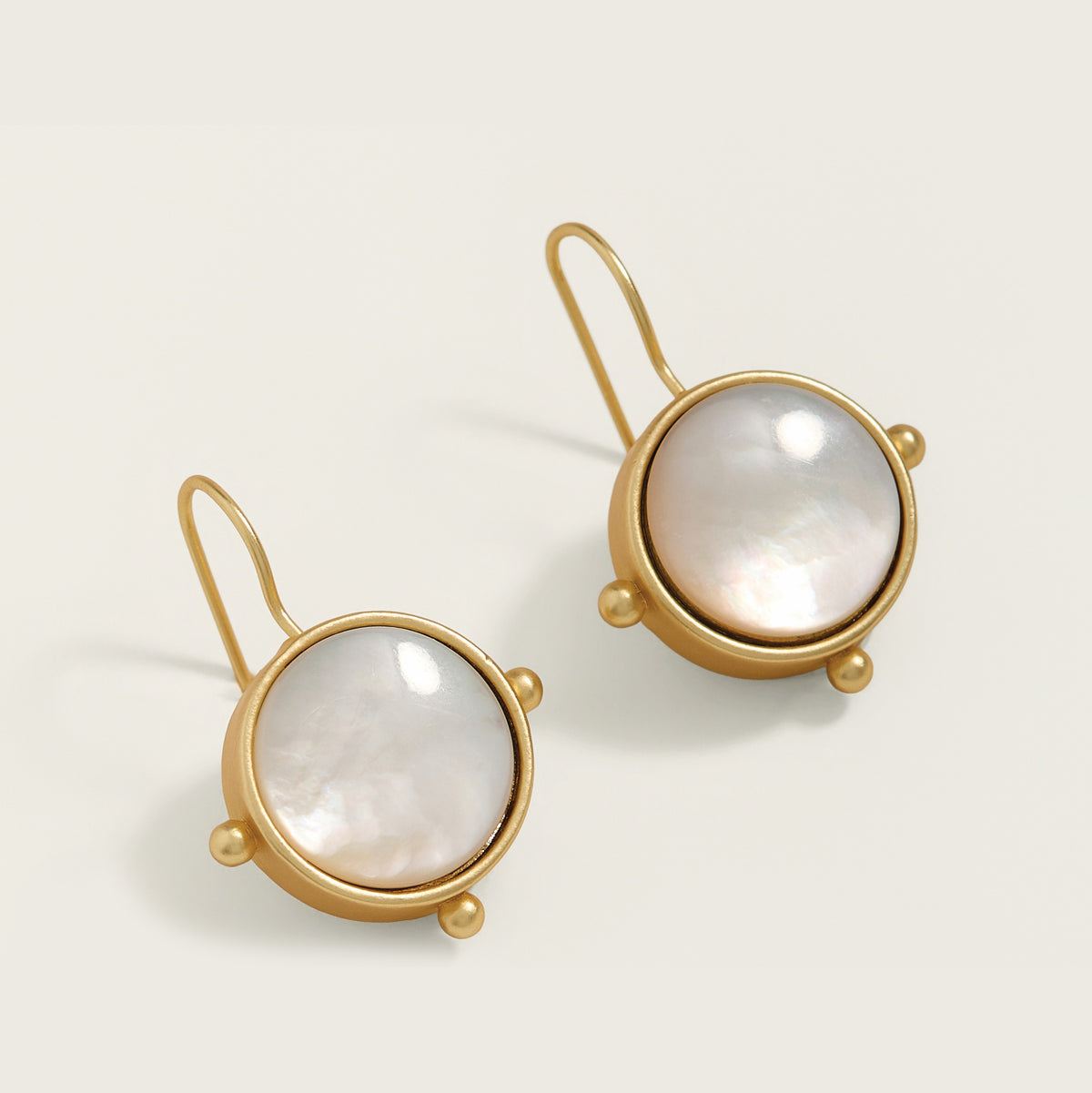 Barony Earrings Mother-of-Pearl