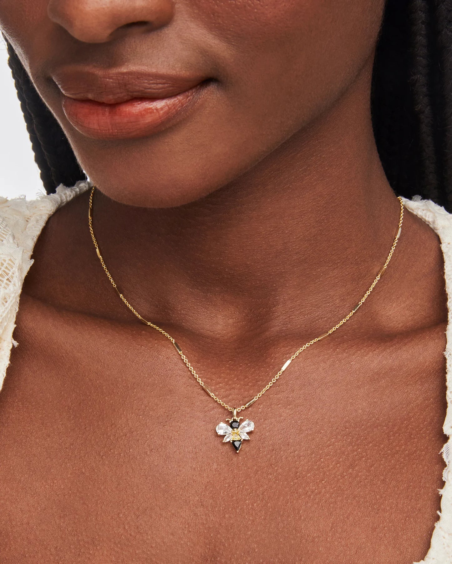 Bee Short Pendant Necklace Gold