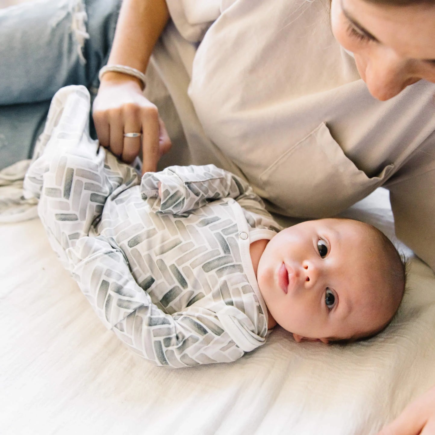 Newborn Knotted Gown Alta