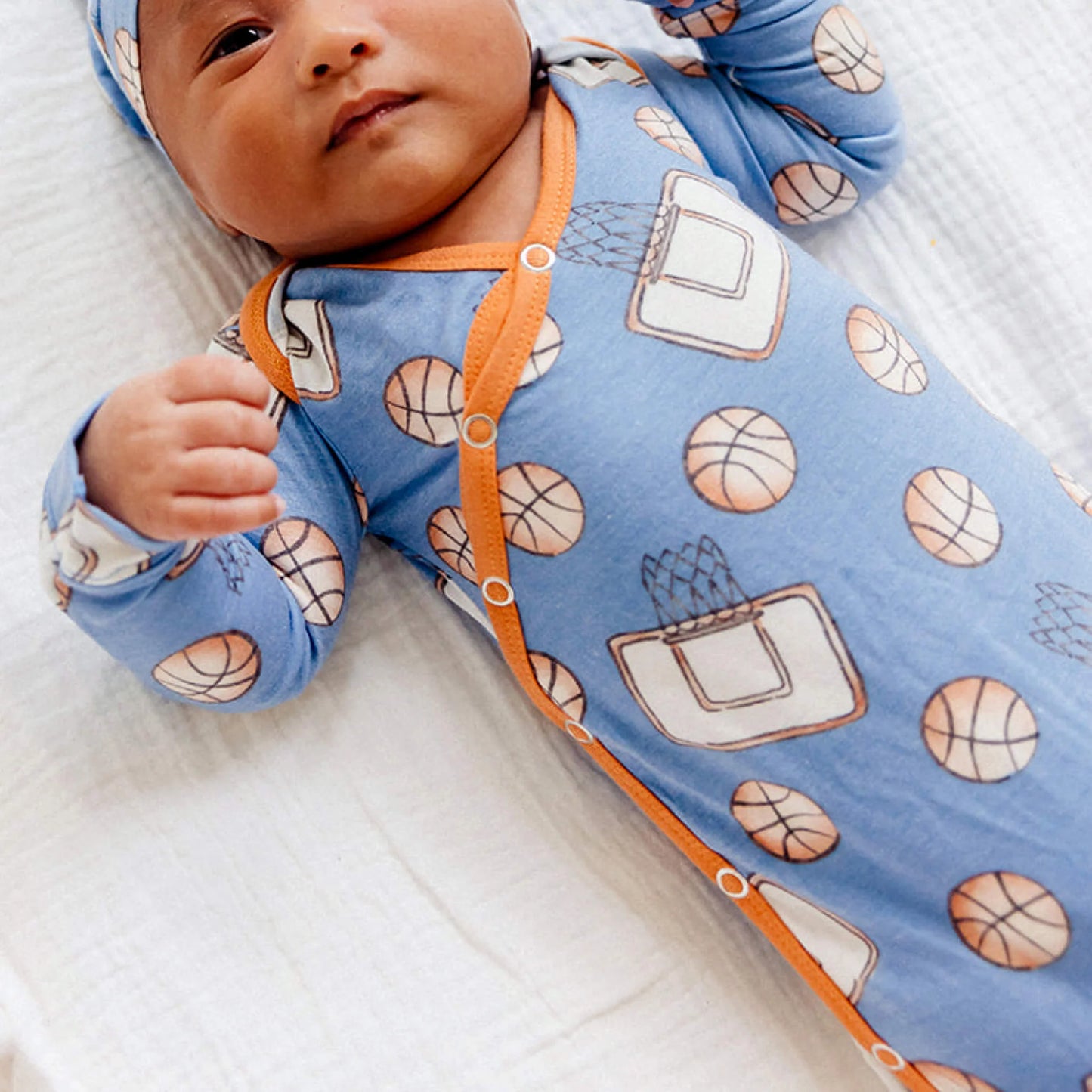Newborn Knotted Gown Dunk