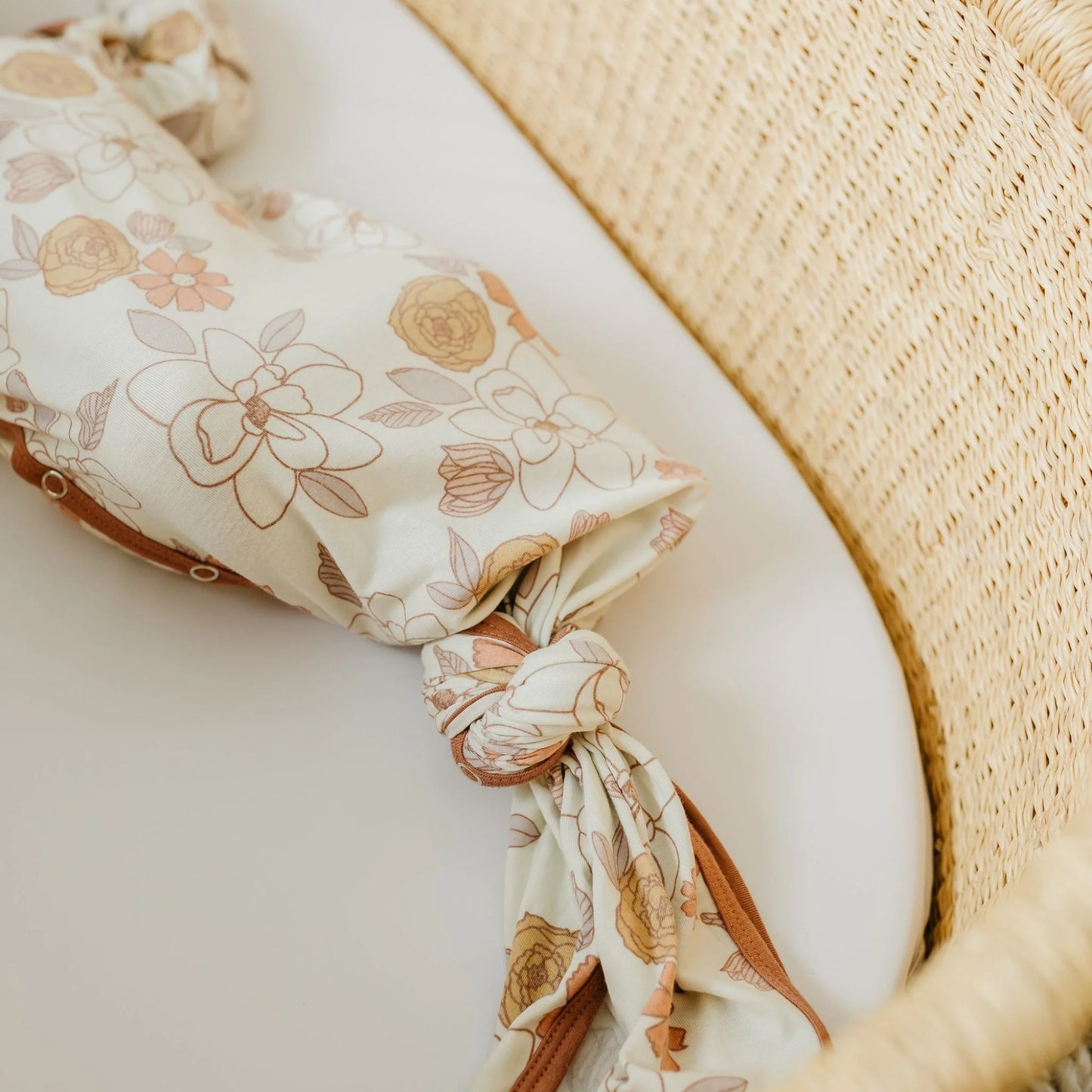 Newborn Knotted Gown Ferra