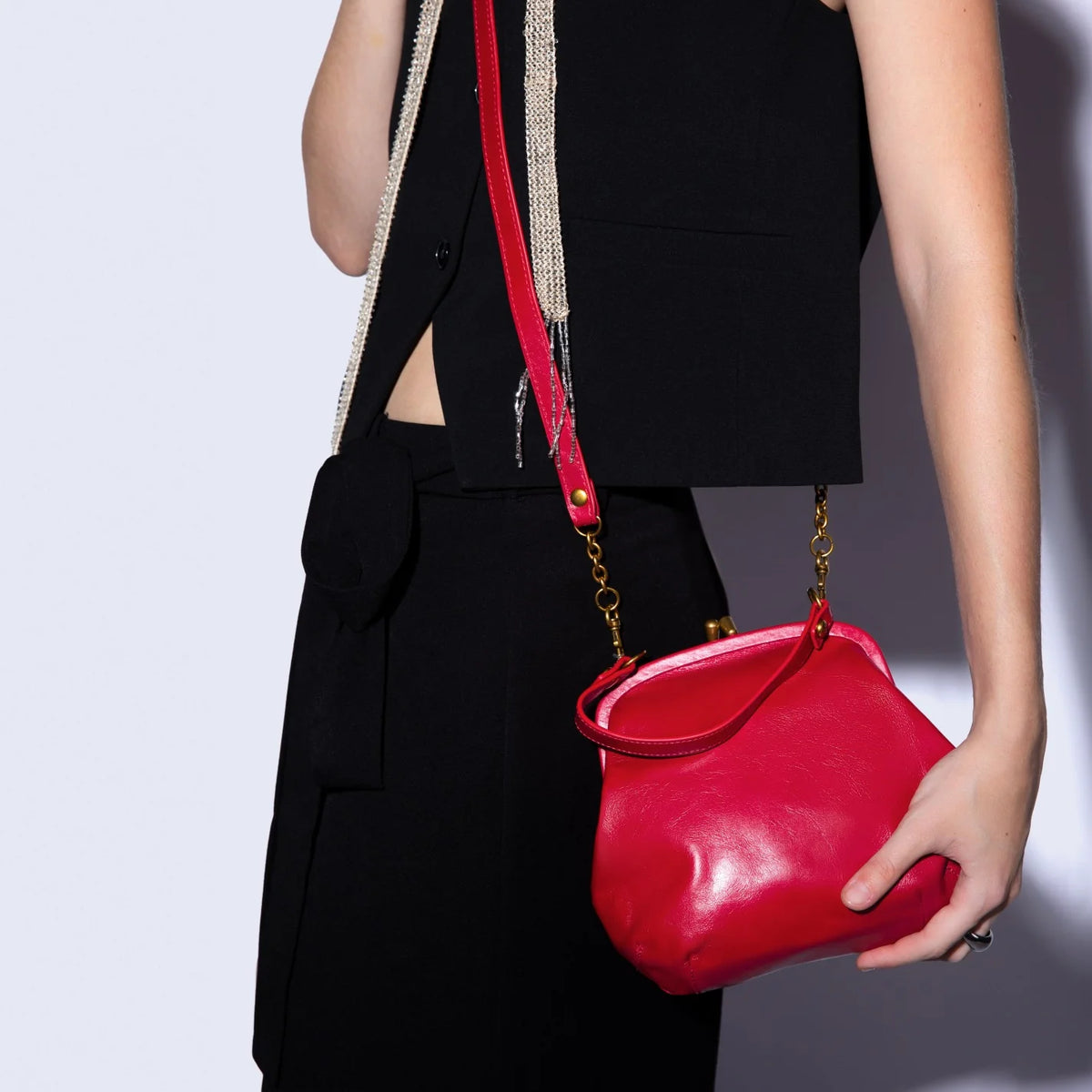 Alba Frame Crossbody True Red