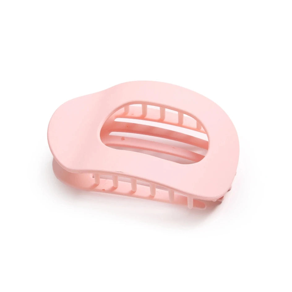 Soft Finish Flat Lay Round Clip Strawberry Latte