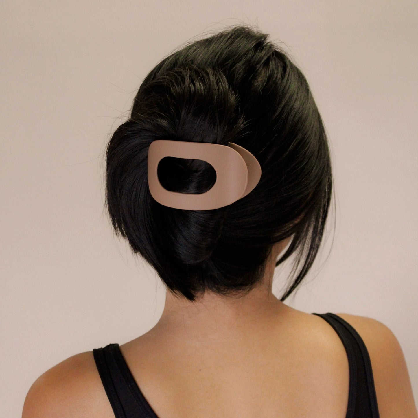 Soft Finish Flat Lay Round Clip Macchiato