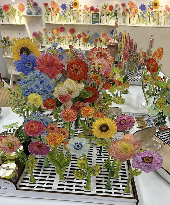 Thistle Zinnia Small Acrylic Flower